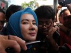 dirut-pertamina-nicke-widyawati-diperiksa-kpk_20190502_192029.jpg