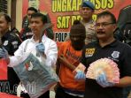 disertai-pembunuhan-terhadap-seorang-pedagang-ayam-di-pasar-porong-sidoarjo_20171203_202320.jpg