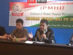 diskusi-korupsi-heli-kepresidenan_20170608_092002.jpg