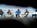 diskusi-media-forum-merdeka-barat-fmb-9-kemkominfo_20190411_232020.jpg