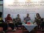 diskusi-publik-potensi-ekonomi-dari-pengelolaan-sampah-plastik.jpg