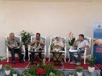 diskusi-turunkan-harga-beras.jpg