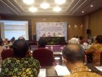 disnakertrans-diy-menggelar-fgd_20180309_211724.jpg
