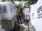 distribusi-logistik-pemilu-2024-ke-tps-kota-bandung_20240213_194657.jpg