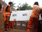 distribusi-logistik-pilkada-dki-jakarta_20170213_164557.jpg