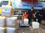 distribusi-minyak-goreng-murah-untuk-pedagang_20220309_175657.jpg