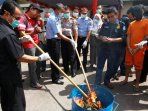 dit-resnarkoba-polda-kalba-musnahkan-bb-ganja_20160204_125331.jpg