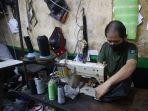 ditengah-covid-19-pekerja-umkm-tetap-memproduksi-tas_20200930_164327.jpg