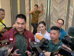 dito-ariotedjo-saat-wawancara-sebelum-keberangkatan-timnas-bisbol-puteri-indonesia.jpg