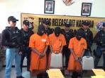 ditresnarkoba-polda-bali-amankan-pengedar-16-kg-sabu-dan-2327-butir-extacy_20170302_133957.jpg