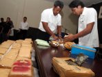 dittipid-narkoba-bareskrim-ungkap-jaringan-narkotika_20151228_192041.jpg