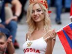 dituduh-bintang-porno-natalya-nemchinova-malah-bawa-keberuntungan-buat-rusia_20180702_112546.jpg