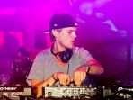 dj-avicii-meninggal-dunia_20180421_084338.jpg