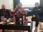 djamhuron-p-wibowo-yang-didampingi-sekum-koni-dki-jakarta.jpg
