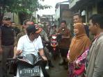 djarot-bonceng-lurah-nih2_20150122_190810.jpg