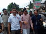 djarot-jumatan-di-tebet_20170414_161753.jpg