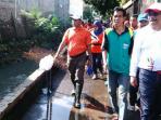 djarot-saiful-hidayat-meninjau-kali-induk_20161016_174605.jpg