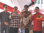 djarot-saiful-hidayat-pakai-blangkon_20170409_232510.jpg