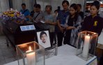 doa-bersama-untuk-grayson-korban-airasia-qz8501_20150104_035736.jpg