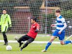 dodi-irawan-saat-hadapai-qpr-u18.jpg