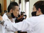 dokter-sekaligus-influencer-tirta-mandira-hudhijpg-11112020.jpg