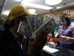 dollar-masih-menguat_20150313_171941.jpg
