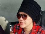 dorce-mau-bunuh-orang-gara-gara-anak-perempuannya-diganggu_20160530_131718.jpg