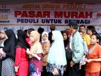 dpp-pdip-adakan-pasar-murah-ramadan_20150713_175340.jpg
