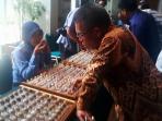 dpr-ri-menggelar-pameran-batu-akik_20150609_075329.jpg