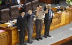 dpr-setujui-budi-gunawan-sebagai-calon-kapolri_20150115_164019.jpg