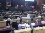 dprd-jawa-timur-menggelar-sidang-paripurna-senin-2942019.jpg