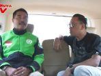 driver-ojek-online-pertama-di-indonesia-mulyono-bersama-dengan-uya-kuya.jpg