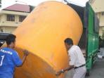 drum-penimbun-bbm_20141129_171410.jpg