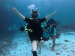 Tak Hanya Jadi Drummer Cilik, Shelyn Adlyani Juga Mahir Menyelam di Raja Ampat
