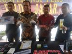 dua-admin-grup-facebook-gay-bandung-ditangkap_1_20181019_142402.jpg