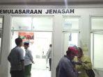 dua-jenazah-sinur-dan-farida-hingga-pukul-2300-wib-masih-di-kamar.jpg