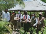 dua-kementrian-kunjungi-budidaya-madu-trigona-di-lombok-utara_20201013_132254.jpg