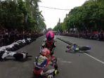 dua-pembalap-terlibat-adu-jotos-tinju-baku-hantam-ajang-race-motor-2-tak-nasional-balapanjpg.jpg