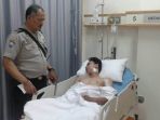 dua-pemuda-dikeroyok-sekelompok-pria-tak-dikenal-di-jalan-raya-kranggan-rw_20170514_120044.jpg