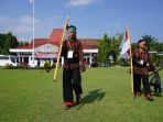 dua-pemuda-jalan-kaki-dari-magelang-jakarta_20171110_151300.jpg