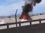 dua-pesawat-terbakar-setelah-tabrakan-di-bandara-las-vegas-as.jpg