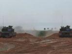 dua-unit-tank-tempur-M1A2T-Abrams-buatan-Amerika-Serikat-b.jpg