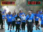 dua-walikota-ikuti-bandung-west-java-marathon-2018_20180723_054143.jpg