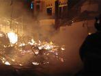 dua-warung-makan-di-margonda-terbakar.jpg