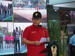 dudung-abdurachman-ketika-membuka-turnamen-tenis-lapangan-kasad-cup.jpg