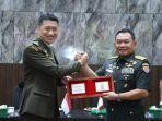 dudung-terima-panglima-ad-singapura.jpg