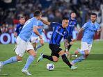 duel-lautaro-martinez-dengan-pemain-lazio.jpg
