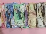 duit-barang-bukti-pencurian-dua-sejoli_20160822_170920.jpg