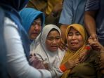 duka-keluarga-dan-istri-salah-satu-penumpang-lion-air-jt-610-yang-mengandung-7-bulan_20181029_172224.jpg