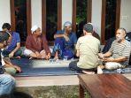 duka-suasana-duka-di-rumah-keluarga-syekh-ali-jaber-di-kota-mataram-ntb-kamis-1412021.jpg